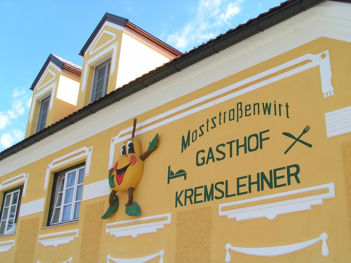 Gasthof Kremslehner Hotel Stephanshart ภายนอก รูปภาพ